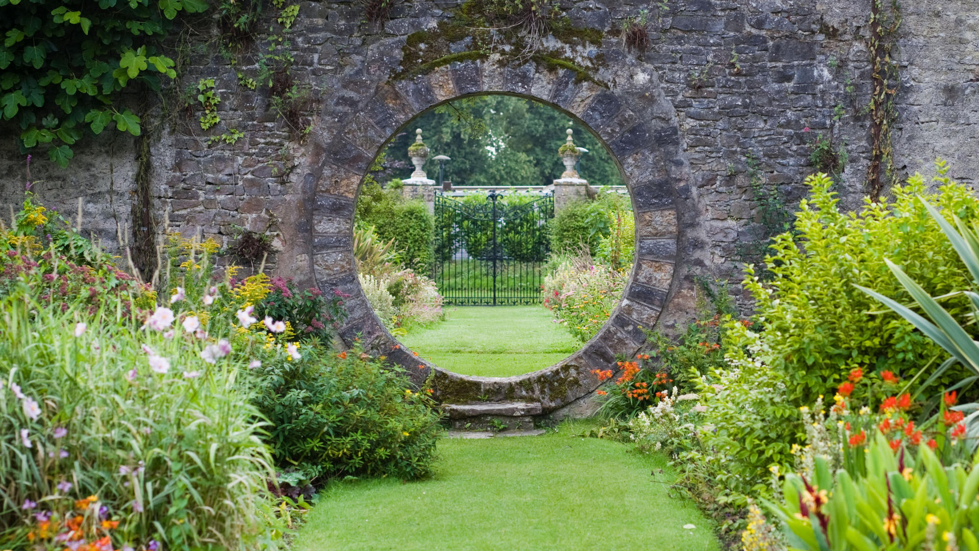 Linger for Longer – Enjoy 3 Nights Bed and Breakfast and save up to 20% – From €238 per night