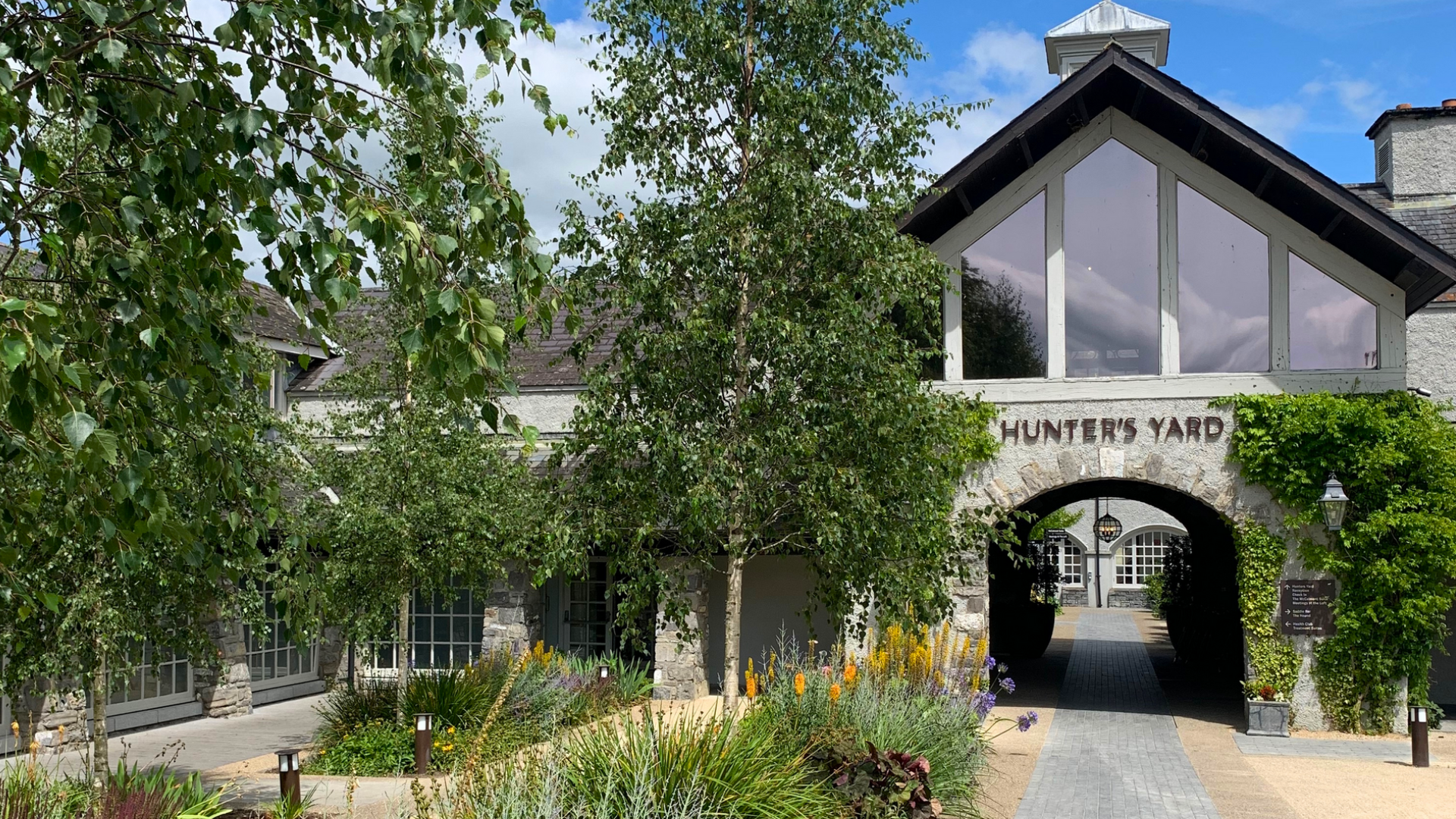 Spring Promise at Hunters Yard – DINNER BED AND BREAKFAST – OVERNIGHT AVAILABLE FROM €223