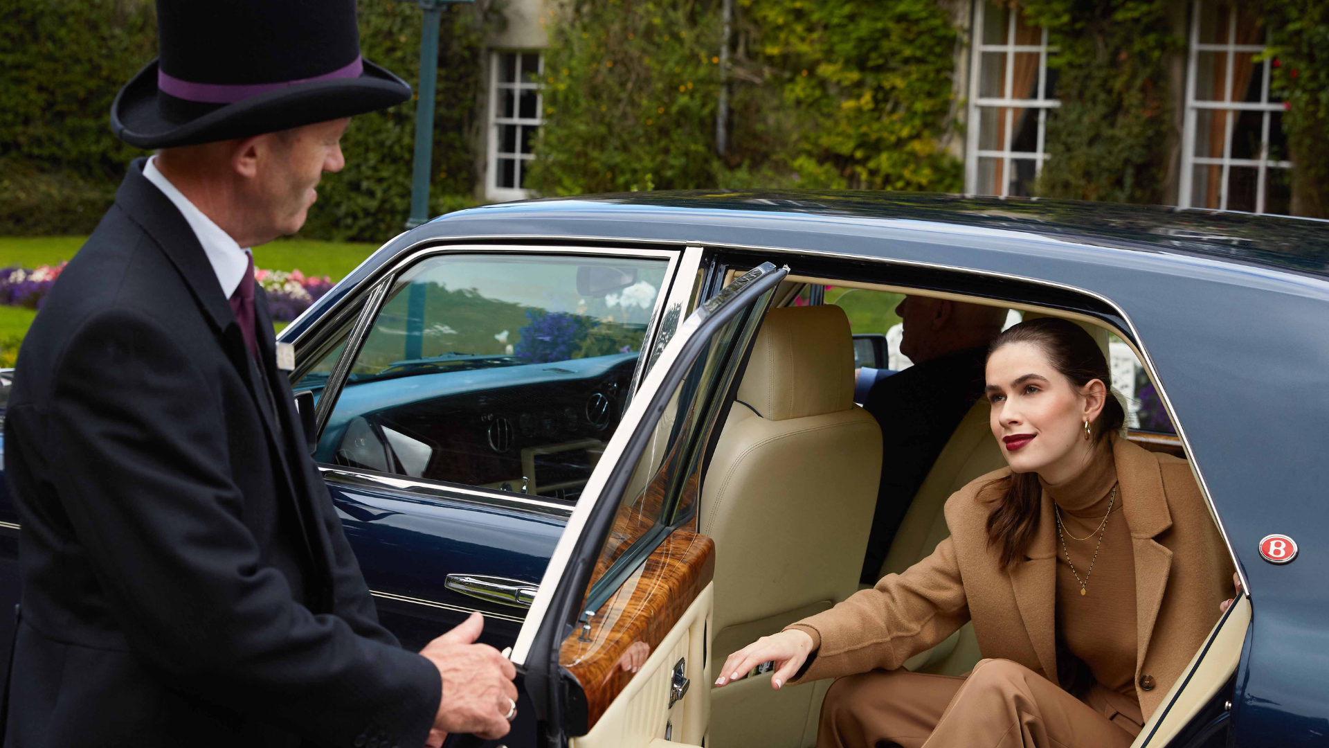 Manor House arrival